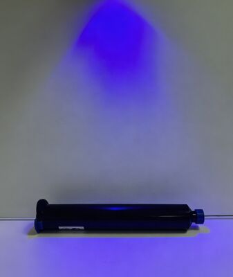 ऑटोमोबाइल और औद्योगिक सेंसर के आंतरिक संवेदनशील घटकों को मजबूत करने के लिए यूवी चिपकने वाला।