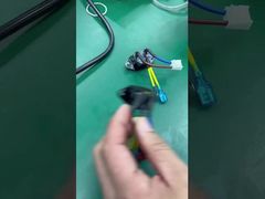 मिनी वाटरप्रूफ एलईडी यूवी फ्लैशलाइट हैंड हेल्ड 42mm×42mm×113mm साइज़